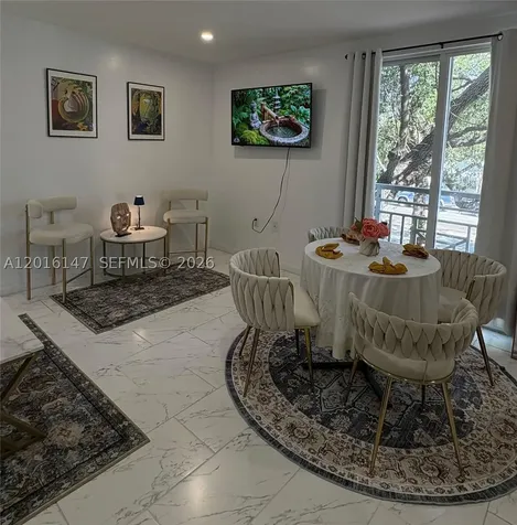3872 Grand Avenue Miami FL 33133