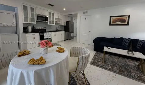 3872 Grand Avenue Miami FL 33133