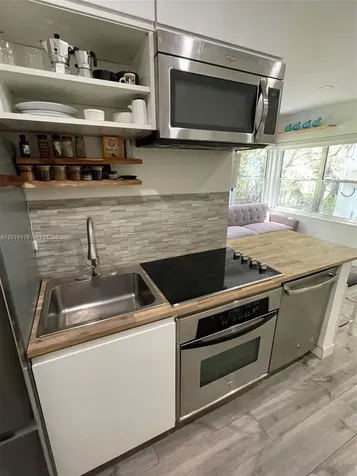 1555 Pennsylvania Avenue Miami Beach FL 33139