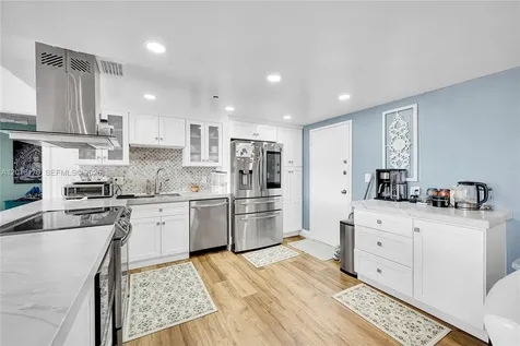 11113 Biscayne Boulevard Miami FL 33181