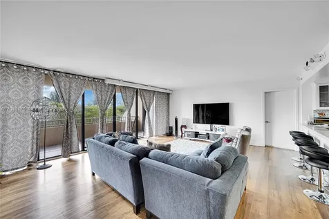 11113 Biscayne Boulevard Miami FL 33181