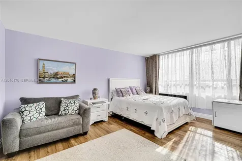 11113 Biscayne Boulevard Miami FL 33181