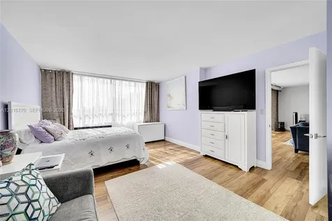 11113 Biscayne Boulevard Miami FL 33181