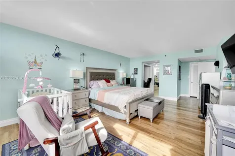 11113 Biscayne Boulevard Miami FL 33181