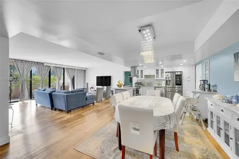 11113 Biscayne Boulevard Miami FL 33181