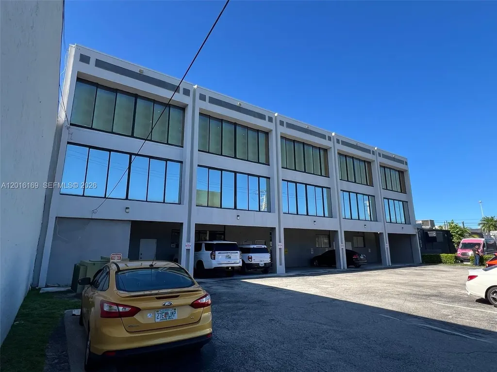 2740 E Oakland Park Boulevard Fort Lauderdale FL 33306