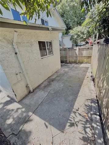 151 NW 17th Place Miami FL 33125