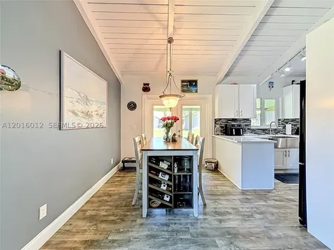 2176 Nova Village Drive Davie FL 33317
