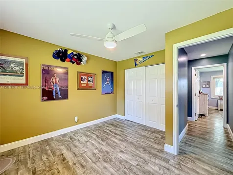 2176 Nova Village Drive Davie FL 33317