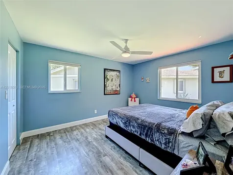 2176 Nova Village Drive Davie FL 33317
