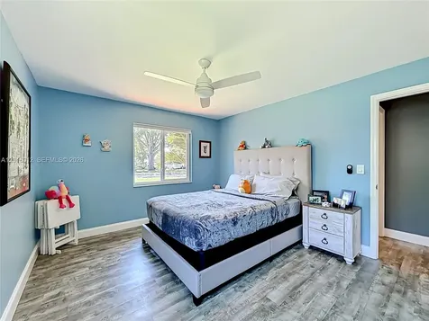 2176 Nova Village Drive Davie FL 33317