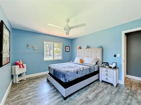 2176 Nova Village Drive Davie FL 33317