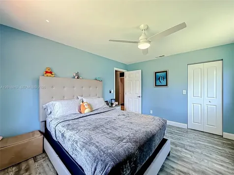 2176 Nova Village Drive Davie FL 33317