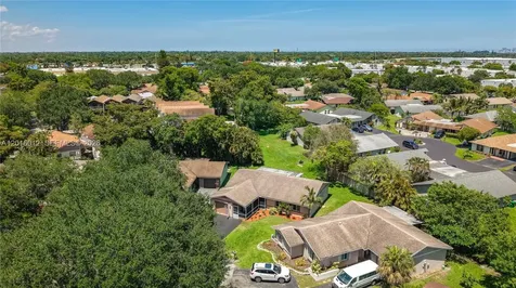 2176 Nova Village Drive Davie FL 33317