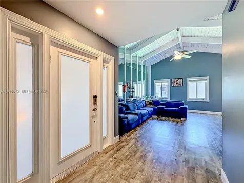 2176 Nova Village Drive Davie FL 33317