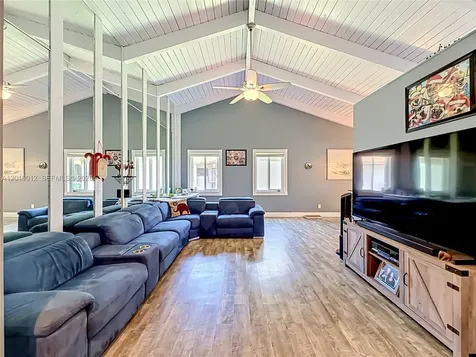 2176 Nova Village Drive Davie FL 33317