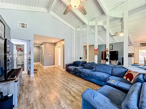 2176 Nova Village Drive Davie FL 33317