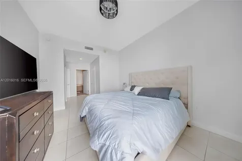 7928 East Drive North Bay Village FL 33141