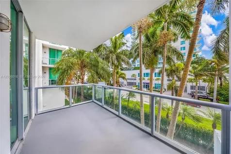 7928 East Drive North Bay Village FL 33141