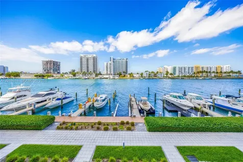 7928 East Drive North Bay Village FL 33141