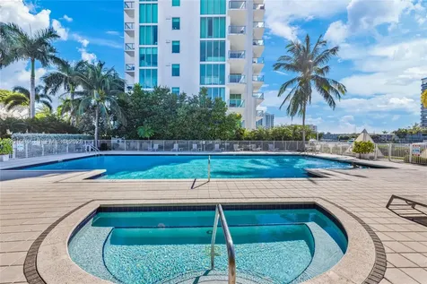 7928 East Drive North Bay Village FL 33141