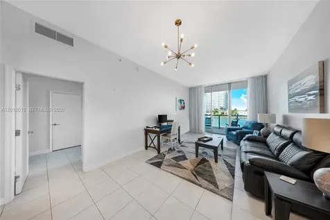 7928 East Drive North Bay Village FL 33141