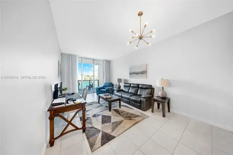 7928 East Drive North Bay Village FL 33141