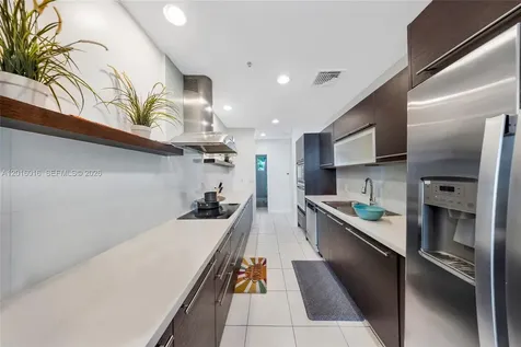7928 East Drive North Bay Village FL 33141