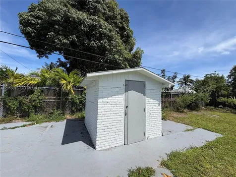 1740 SW 47th Avenue Fort Lauderdale FL 33317
