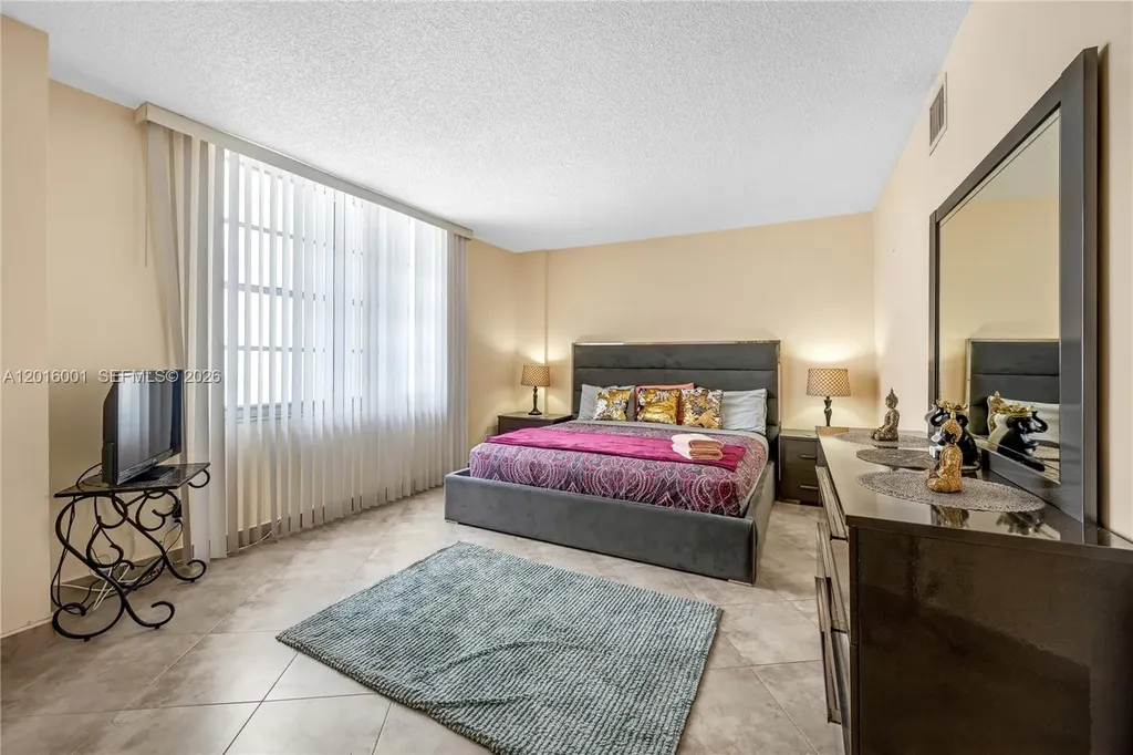 3725 S Ocean Drive Hollywood FL 33019