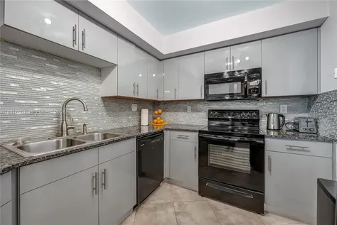 3725 S Ocean Drive Hollywood FL 33019