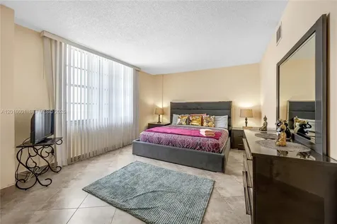 3725 S Ocean Drive Hollywood FL 33019