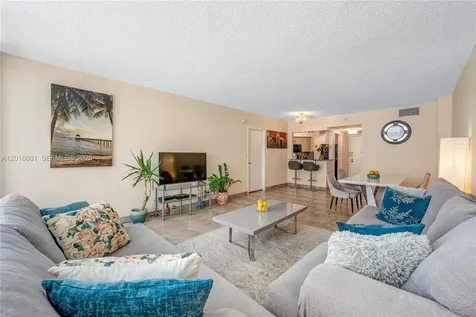 3725 S Ocean Drive Hollywood FL 33019