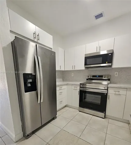 17720 NW 73 Hialeah FL 33015
