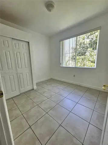 17720 NW 73 Hialeah FL 33015