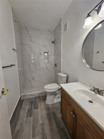 17720 NW 73 Hialeah FL 33015