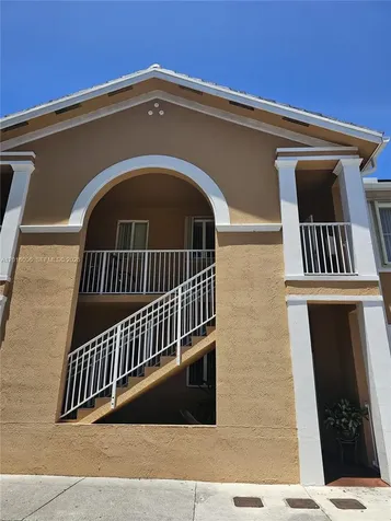17720 NW 73 Hialeah FL 33015