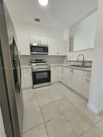 17720 NW 73 Hialeah FL 33015
