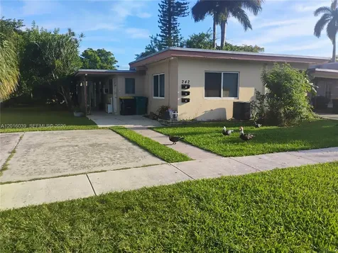 242 SE Park Street Dania Beach FL 33004