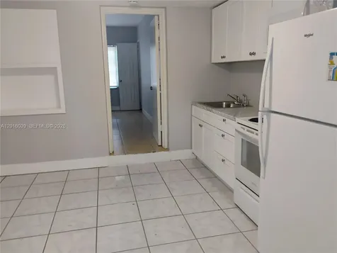 242 SE Park Street Dania Beach FL 33004