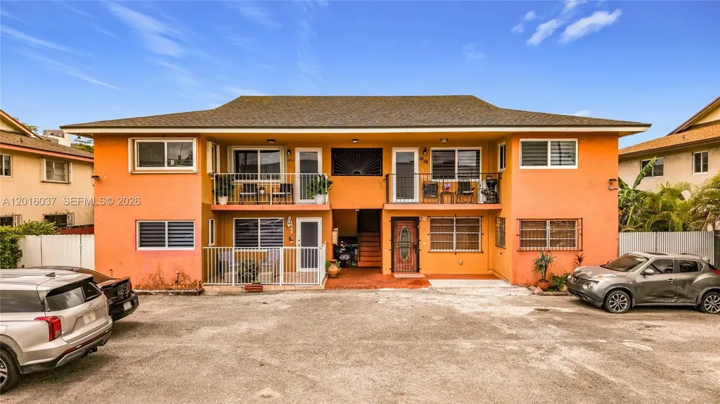 1652 W 42nd Place Hialeah FL 33012