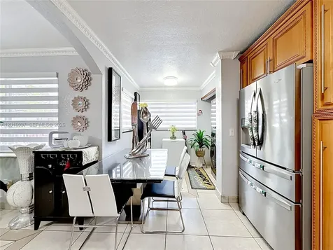 1652 W 42nd Place Hialeah FL 33012