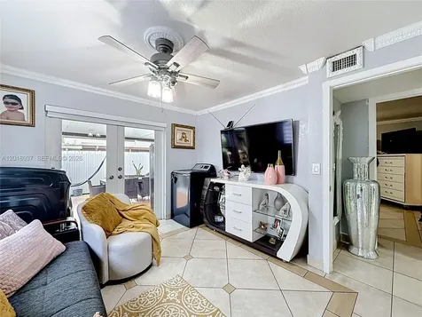 1652 W 42nd Place Hialeah FL 33012