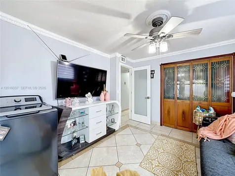 1652 W 42nd Place Hialeah FL 33012