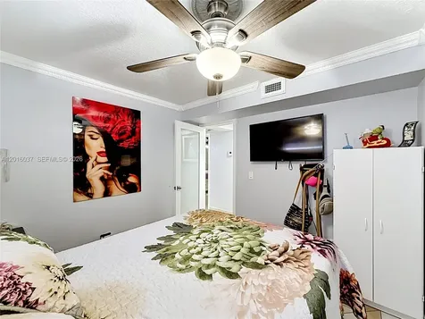 1652 W 42nd Place Hialeah FL 33012