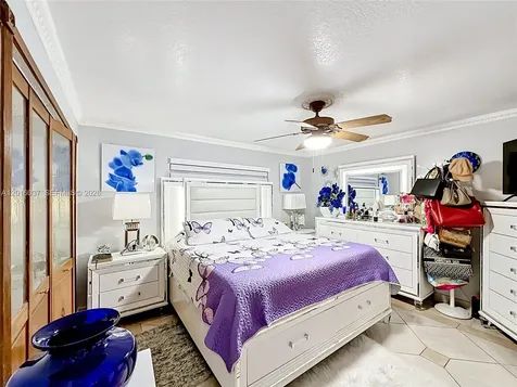 1652 W 42nd Place Hialeah FL 33012