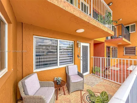 1652 W 42nd Place Hialeah FL 33012