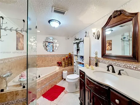 1652 W 42nd Place Hialeah FL 33012