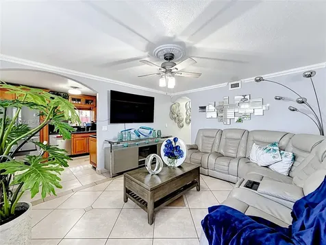 1652 W 42nd Place Hialeah FL 33012