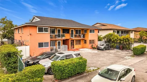 1652 W 42nd Place Hialeah FL 33012